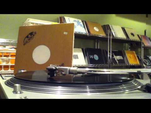 Mustafa Feat. Natalia - Circles (The Master Mix)