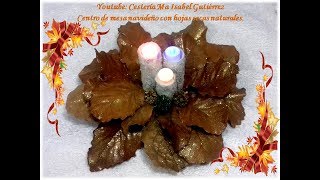 Centro de mesa hecho con hojas secas naturales de un árbol. Christmas ornaments