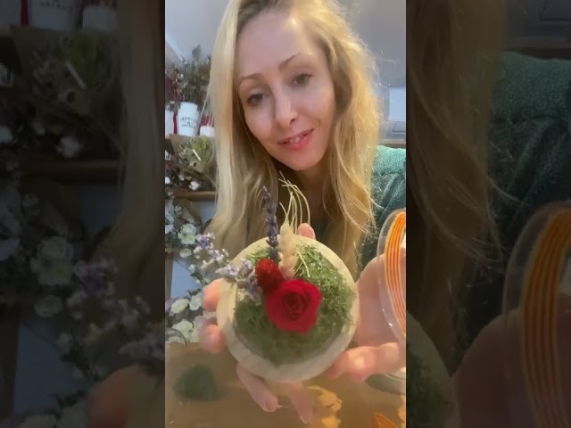 Vídeo relacionado con Sant Jordi Rosa de Madera Personalizada Día de la Madre, Día del Libro, Aniversario Personalizable Regalo Original Sant Jordi, Decoración Bodas (Rosa Madera)