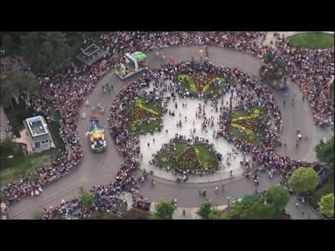 Disneyland Paris   La Magie Disney en Parade vue du ciel