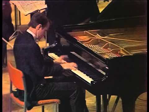 Mikhail Pletnev - Mozart Concerto KV 488 1st
