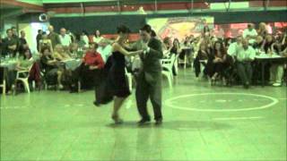 LUCILA BARDACH Y MARCELO LAVERGATA bailando el Vals MI NOVIA DE AYER en la milonga El PISOTON