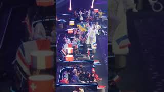 2 minutes of TIX in the green room going bonkers 🤘 (exhausted just watching it 🤣) Eurovision 2021