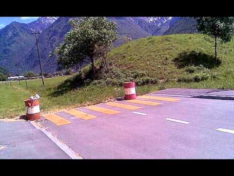 Kuldne Trio - Seal kus lõpeb asfalt