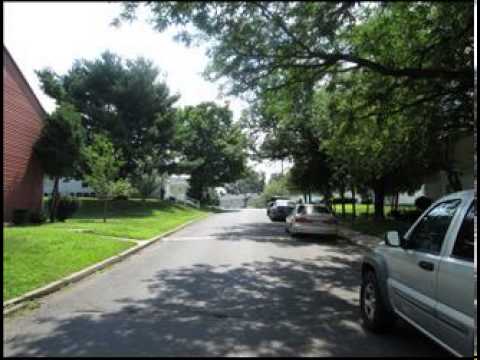 Newly Renovated Apt in Gated Community close to CC... - New Britain, CT - For Rent