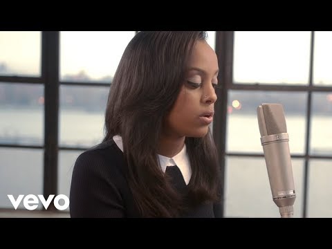 Ruth B. - Superficial Love (The Intro Live Sessions)