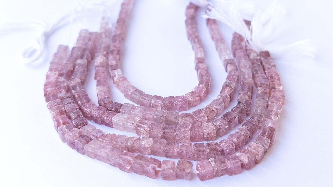 Strawberry Quartz | Smooth Cube | 5-5.3mm Bead Size | 20cm Strand Length video
