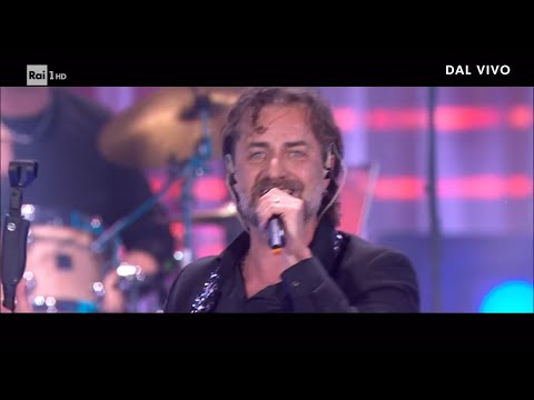 Achtung Babies cantano "Ordinary World" - The Band 06/05/2022