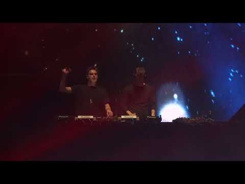Dannic vs. Merk & Kremont - Anubi(2015.01.01 Live At Dragon Party Zhongshan)