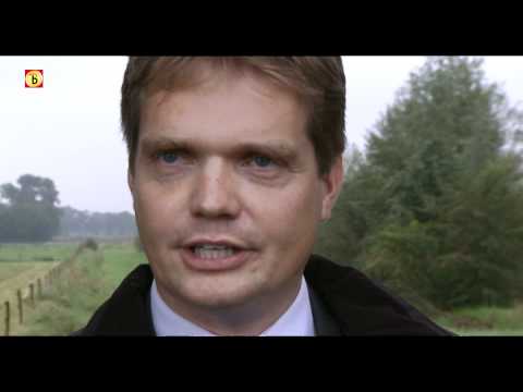 Dassenfamilie doet gemeente Cuijk de das om (HD)