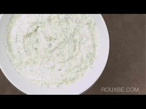 How to Make Tzatziki Sauce (Greek yogurt dip)