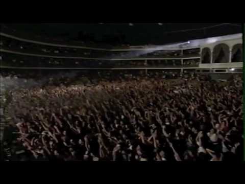 Netinho cantando "Preciso de Você" no Coliseu de Lisboa em 1998