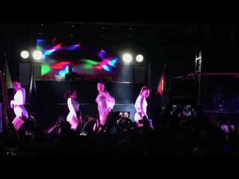 BOM BOM Remix - Kafu Banton ft. Bad Gyal | Valencia [ Directo ]