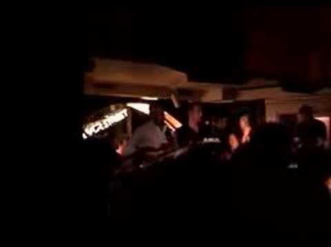 Listen to the music - 9-5 - www.glenchild.com