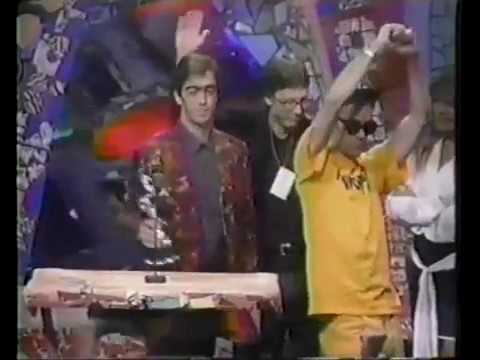 R.E.M. 1991-09-05 - MTV Video Music Awards, MTV, USA (Best Group Video)