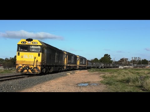 BL33-8104-8116 on 7937V ex Werris Creek to Murrayville at Dunolly.  21-07-19.  15.56.19.