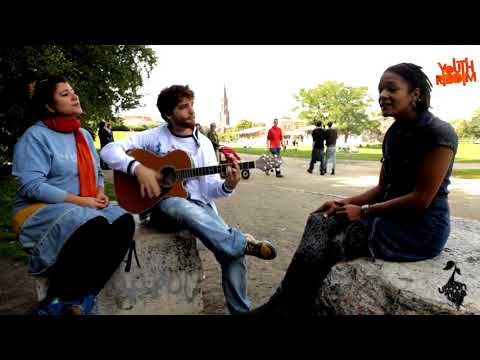 Jennifer Washington ls  Boti & Micky   Let's Make A Sign