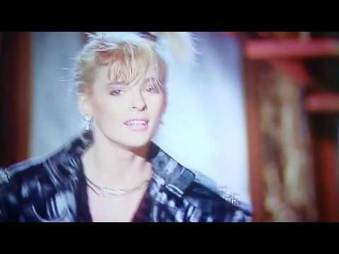 Iveta Bartošová - Scházíš mi čím dál víc