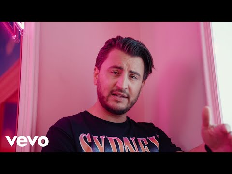 Danny Froger - Vreemde uit de kroeg (Officiële Videoclip)