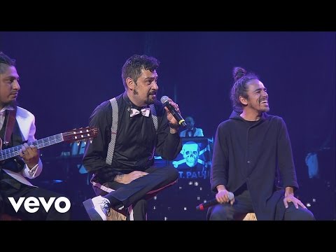 Panteón Rococó - Fugaz (En Vivo) ft. Rubén Albarrán