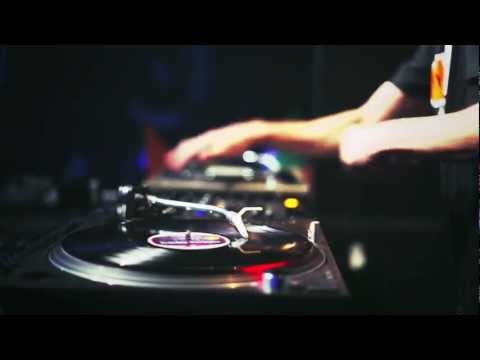 Backstage: Javier Bussola & Darren Shambhala @ Magic