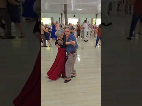 nos idosos da cidade Sul em Dois Vizinhos no Paraná.Brasil #shotrs #baile #dancarinos #dança #dance