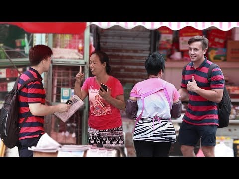 外國小伙買東西故意多付錢，測試中國人誠信