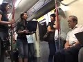 地鐵車箱內不准上網打機，多謝合作