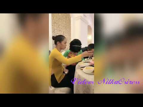 Mujer insoportable en la cena