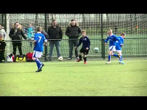Voetbal: Bas in actie bij Vriendenschaar tegen Houten 20140315