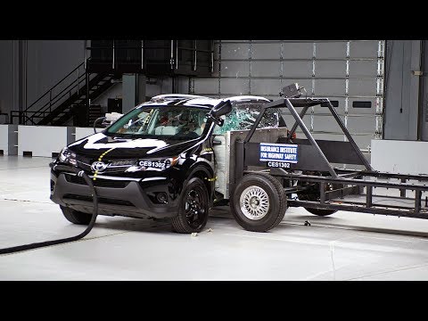 2013 Toyota RAV4 side IIHS crash test