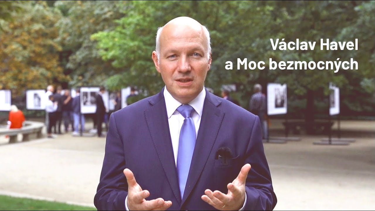 Výstava Moc bezmocných o Václavu Havlovi v Senátu