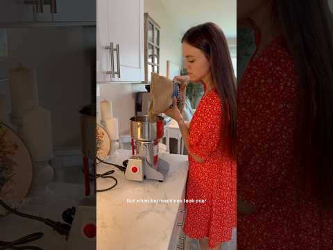 The benefits of milling your own flour🍞 #grain #milling #flour #homestead #organic #nutrition