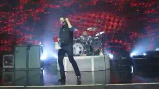 STONE TEMPLE PILOTS &quot;Dead and Bloated&quot; (with Scott&#39;s son Noah) live @ Nokia Theater 10-27-10