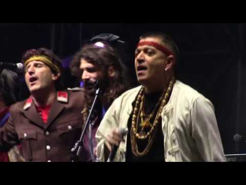 Maurizio Capone e la ciurma di Capitan Capitone a Piazza Dante