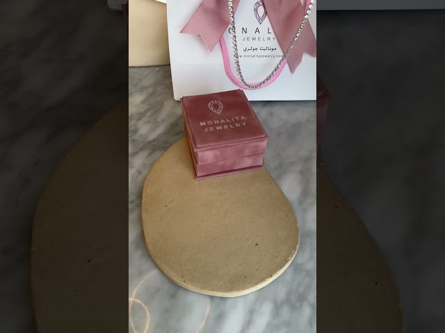 سلسلة تنس أنيقة اللون /فضي . (N926)