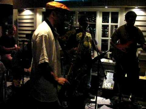 Skylight Reggae Band - 007 Shanty Town