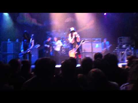 Slash introducing Rick Nielsen Chicago House of Blues 2/13/2011
