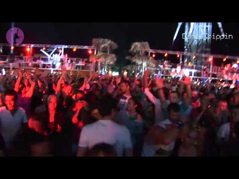 The Prodigy - Smack My Bitch Up [played by Smash HiFi]