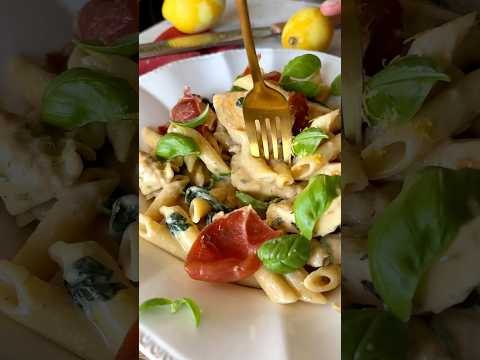 Garlic Parmesan Chicken Pasta (20 mins)