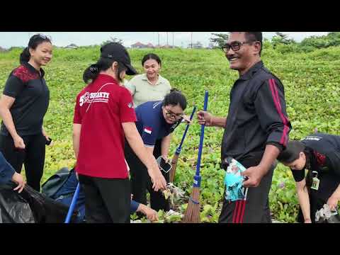PARTISIPASI DESA SUMERTA KELOD DALAM GERAKAN BALI BERSIH SAMPAH DI PANTAI BIAUNG DESA KESIMAN