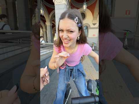 VERA E VIOLA - Votateci! #webboh #veraeviola