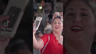 קרן שמש  שנזכור לשמוח ולחייך (היוצר אליסף עמר) - התמונה מוצגת ישירות מתוך אתר האינטרנט יוטיוב. זכויות היוצרים בתמונה שייכות ליוצרה. קישור קרדיט למקור התוכן נמצא בתוך דף הסרטון