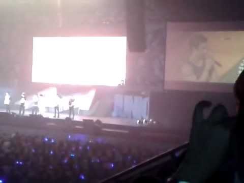 130216 Eunhyuk's crying + Donghae hug Hyuk