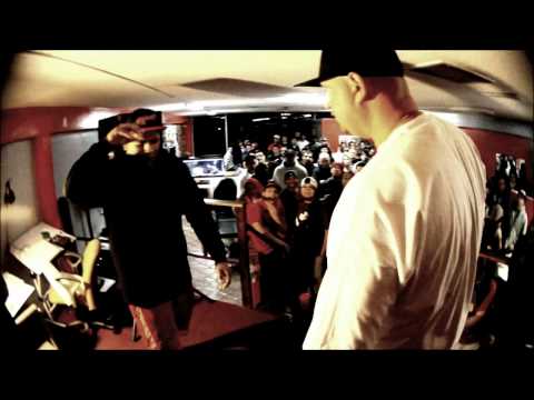 Kickstand vs Emm-Cee