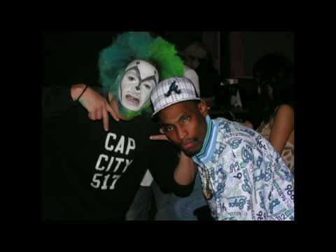 DJ LEEKY DJ INFAMOUS Cap City Crack Music/ MCELLUS Mo Brownies- hoodis up