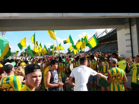 "Tema nuevo "La Bicicleta" con bombos trompetas y repiques. ALDOSIVI 1 patronato 1" Barra: La Pesada del Puerto • Club: Aldosivi