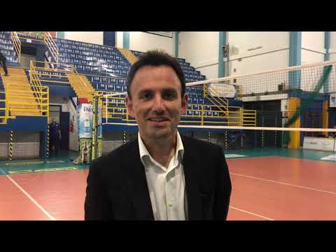 Marco Saccucci (2° allenatore) ed Ernesto Torchia (libero) parlano dopo la partita con il Marcianise