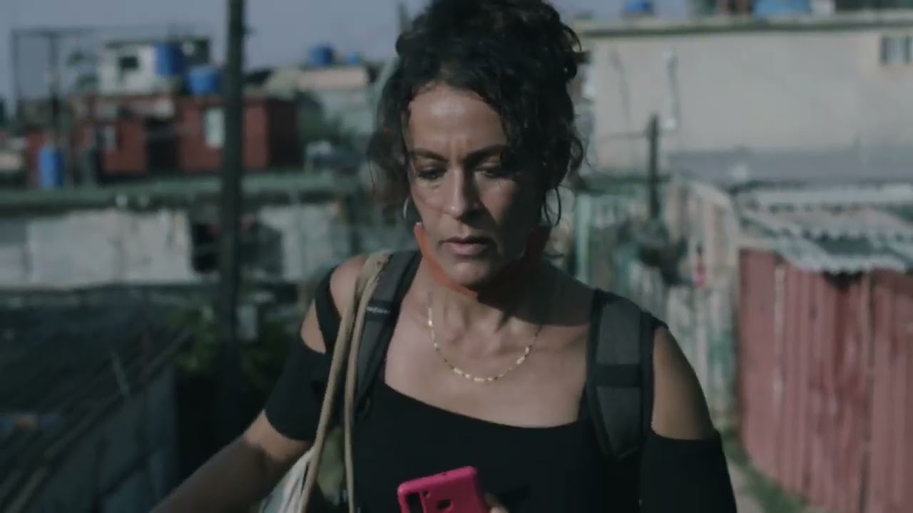 Tráiler del filme "La mujer salvaje" de Alan González