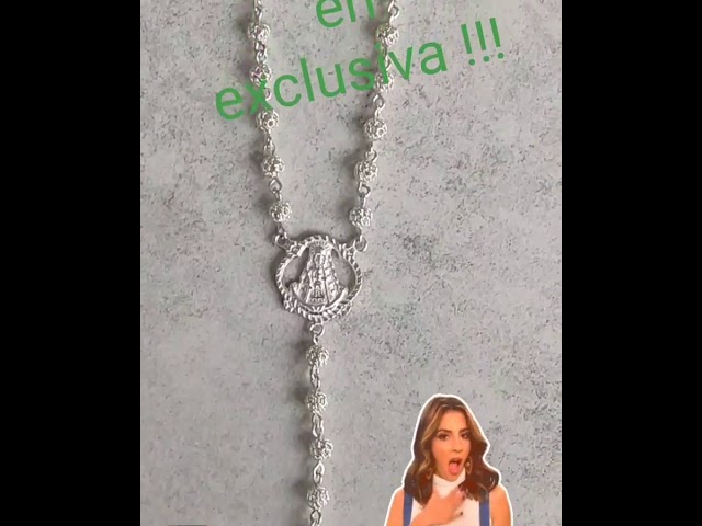 Vídeo relacionado con Only faith Collar con Medalla de la Virgen del Rocío, Acero Inoxidable 316L, Colgante 2.5 cm, Cadena 45 cm, Acabado Dorado y Plateado, Joyería Religiosa Hipoalergénica (Virgen del Rocio Dorado)